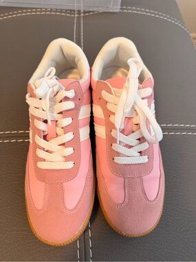Women’s Pink Lace-Up Low-Top Sneakers with White Accents